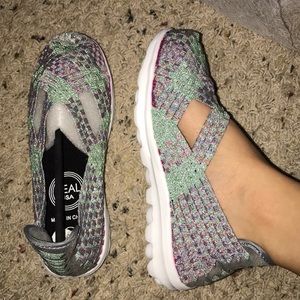 Casual comfort purple and green iridescent shoes